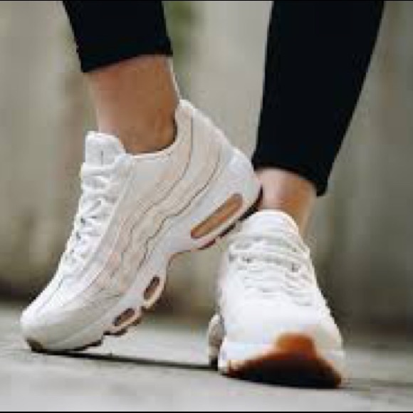 Nike Shoes - Nike WMNS Air Max 95